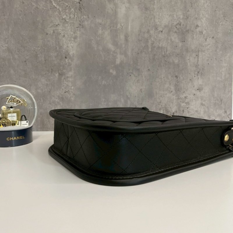 Chanel 24S hobo bag 黑金牛 晶片款-5