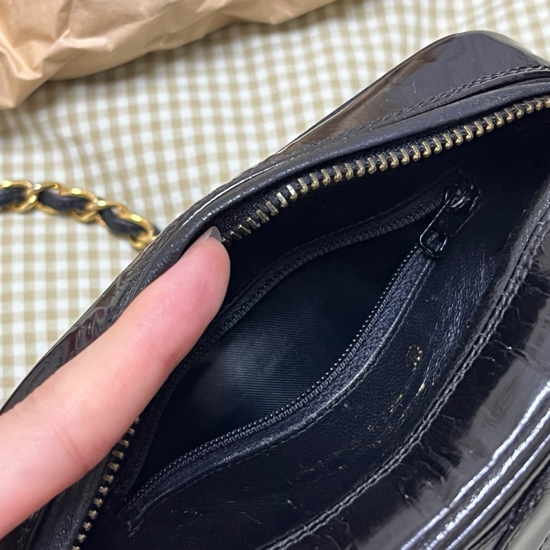 香奈兒 CHANEL Vintage 迷你漆皮流蘇黑色斜背包 中古包 金鏈-9