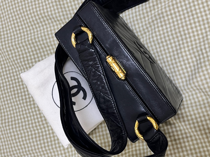 香奈兒 CHANEL Vintage 中古包 稀有V紋黑色羊皮斜背老香 古董包-3
