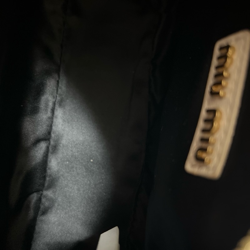 MIU MIU Wander Matelassé 納帕皮革半月形手袋-小號-10