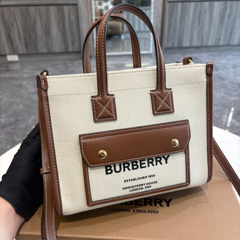 *SHIHNA名牌精品* BURBERRY Freya Mini 字母帆布拼皮革托特包-1
