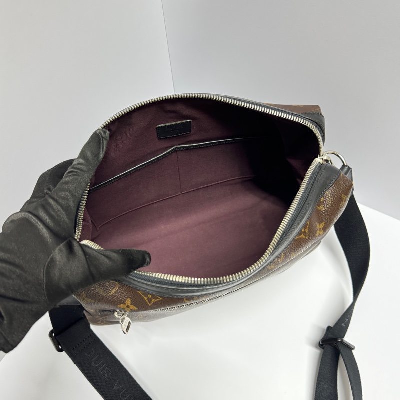 【極新🎁】 LV Macassar 經典老花 郵差包 （專櫃106,000）-15