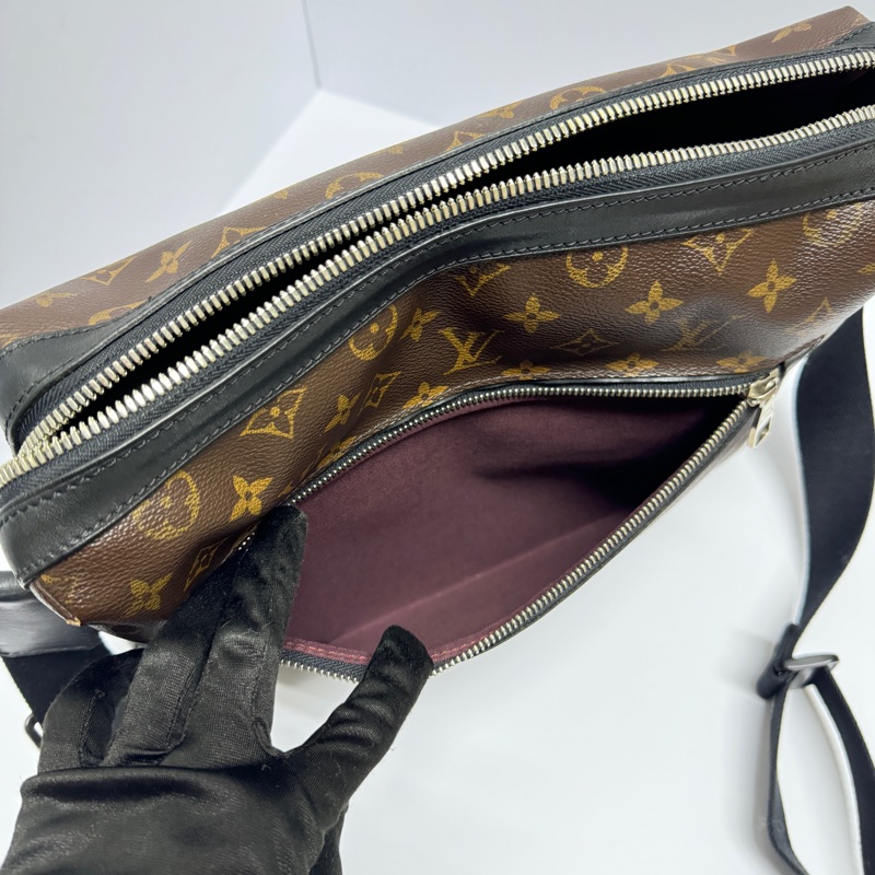 【極新🎁】 LV Macassar 經典老花 郵差包 （專櫃106,000）-19