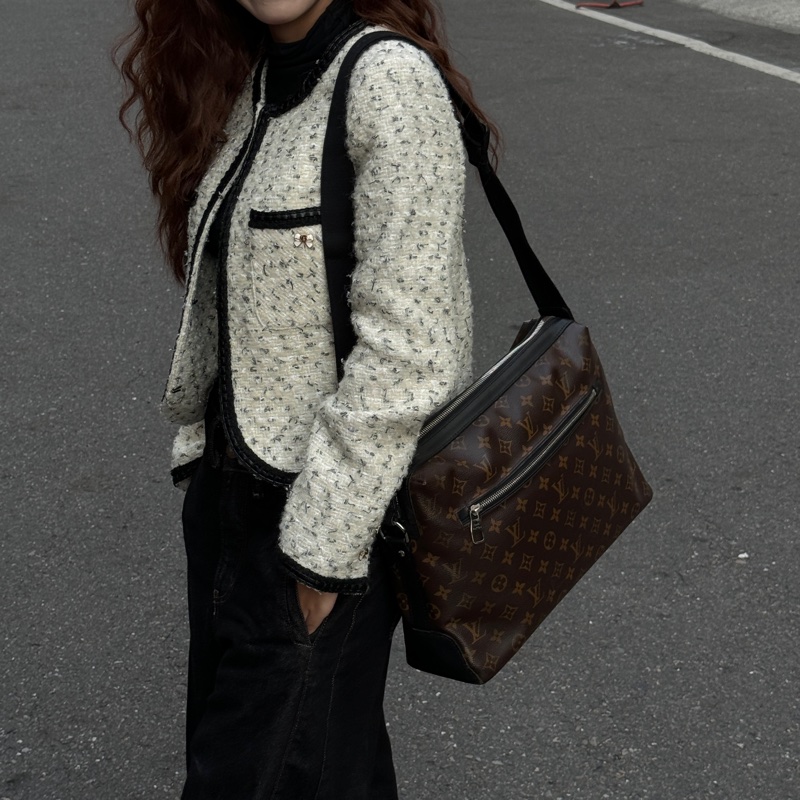 【極新🎁】 LV Macassar 經典老花 郵差包 （專櫃106,000）-23