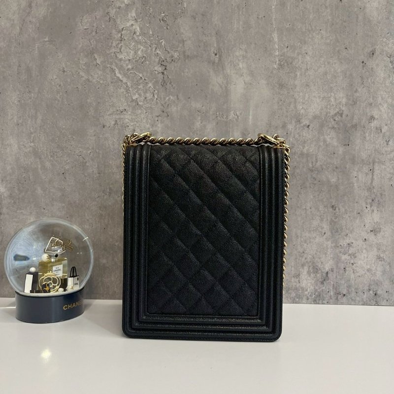 Chanel 豎版 boy 荔枝牛淡金釦-1