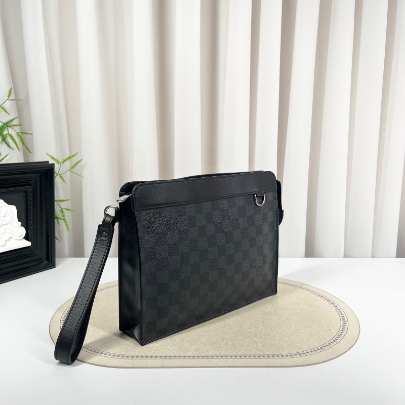 LV路易威登 黑色棋盤格洗漱包 拉鍊開合 內裡乾淨整潔 有手柄-3