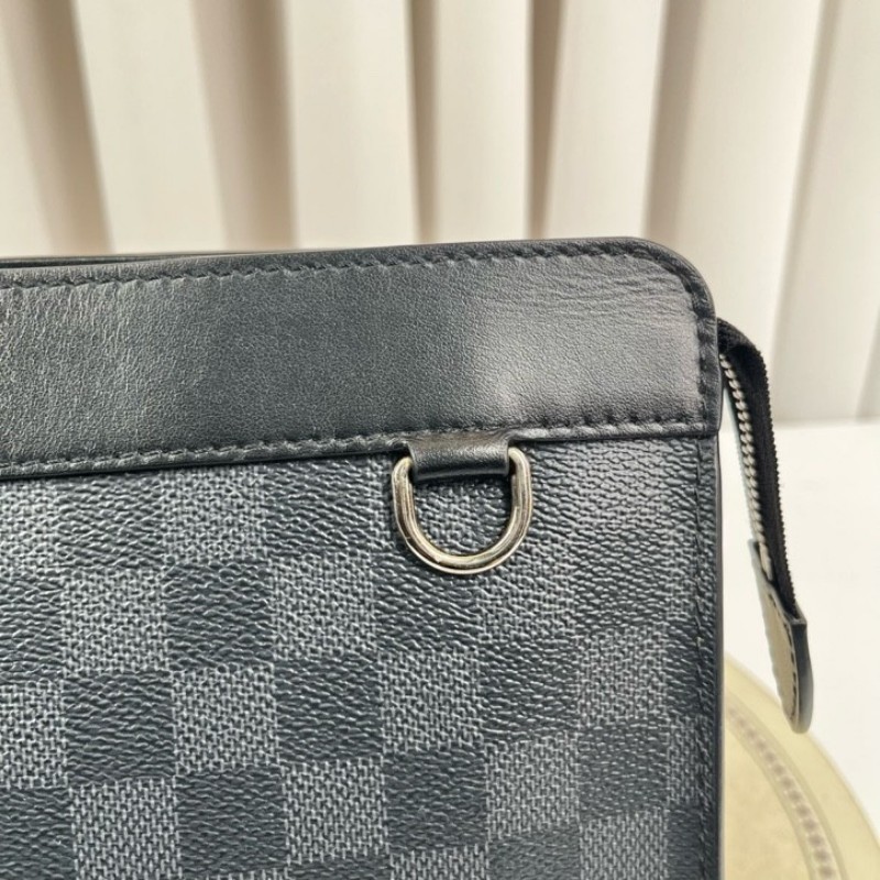 LV路易威登 黑色棋盤格洗漱包 拉鍊開合 內裡乾淨整潔 有手柄-24