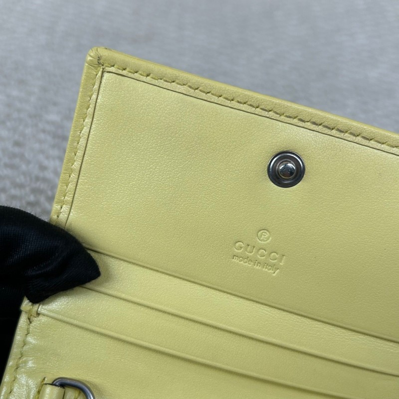 Gucci古馳經典小羊皮鏈條小錢包  標誌性雙G金屬扣閃耀奪目 質感高級不撞款 柔軟羊皮觸感細膩 輕鬆切換手拿/斜挎多種背法 通勤約會皆宜-15