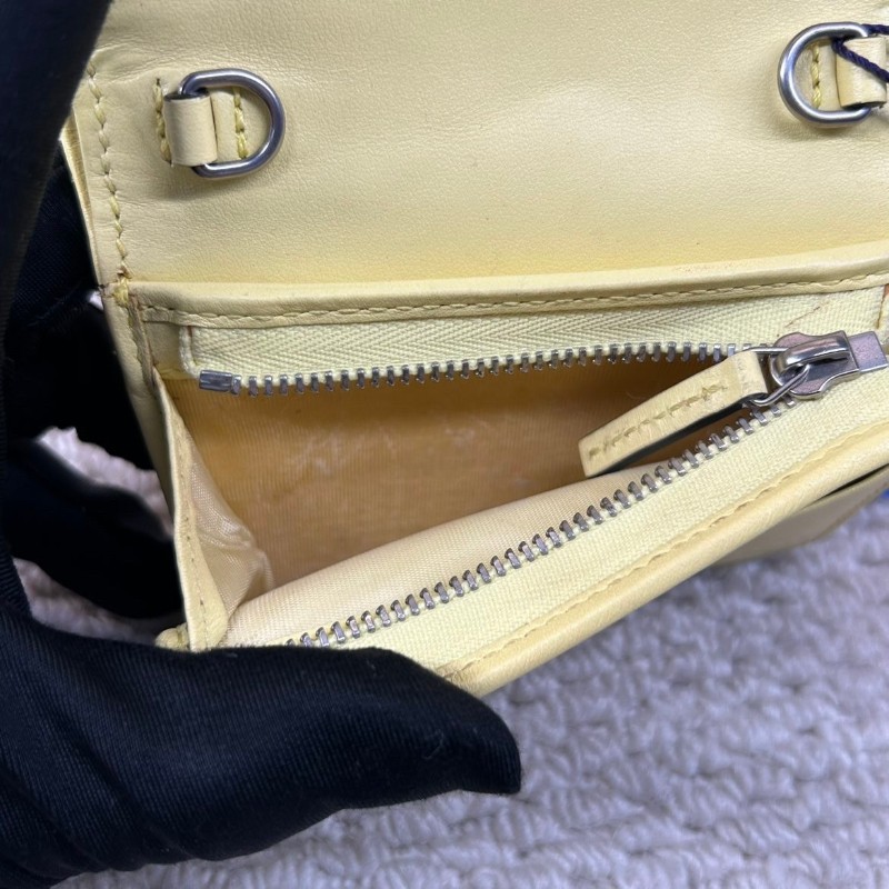 Gucci古馳經典小羊皮鏈條小錢包  標誌性雙G金屬扣閃耀奪目 質感高級不撞款 柔軟羊皮觸感細膩 輕鬆切換手拿/斜挎多種背法 通勤約會皆宜-20