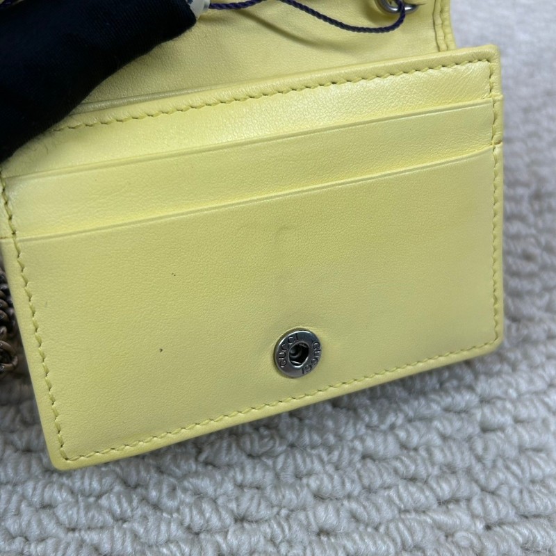 Gucci古馳經典小羊皮鏈條小錢包  標誌性雙G金屬扣閃耀奪目 質感高級不撞款 柔軟羊皮觸感細膩 輕鬆切換手拿/斜挎多種背法 通勤約會皆宜-21