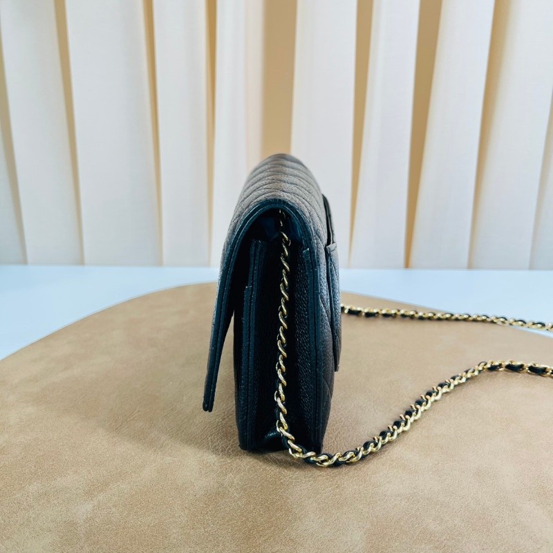 CHANEL香奈兒  黑金荔枝紋woc斜挎包 經典黑金配色 荔枝紋牛皮 金色鏈條肩帶 拉鍊順滑 尺寸小巧 日常通勤、約會都很百搭，鏈條斜挎設計，實用又時尚-10