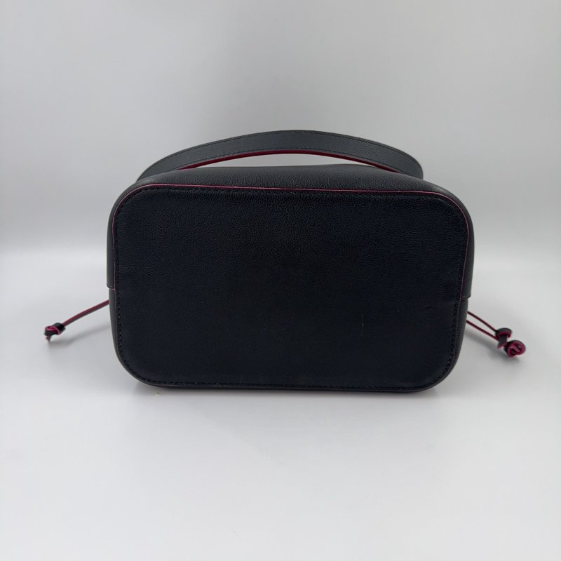 LV 黑牛皮桃紅內裡銀釦束口水桶包M54677(LOGO膠膜還在)-5