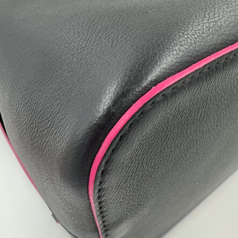 LV 黑牛皮桃紅內裡銀釦束口水桶包M54677(LOGO膠膜還在)-12