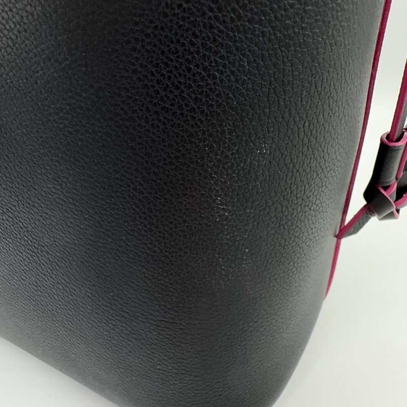 LV 黑牛皮桃紅內裡銀釦束口水桶包M54677(LOGO膠膜還在)-19