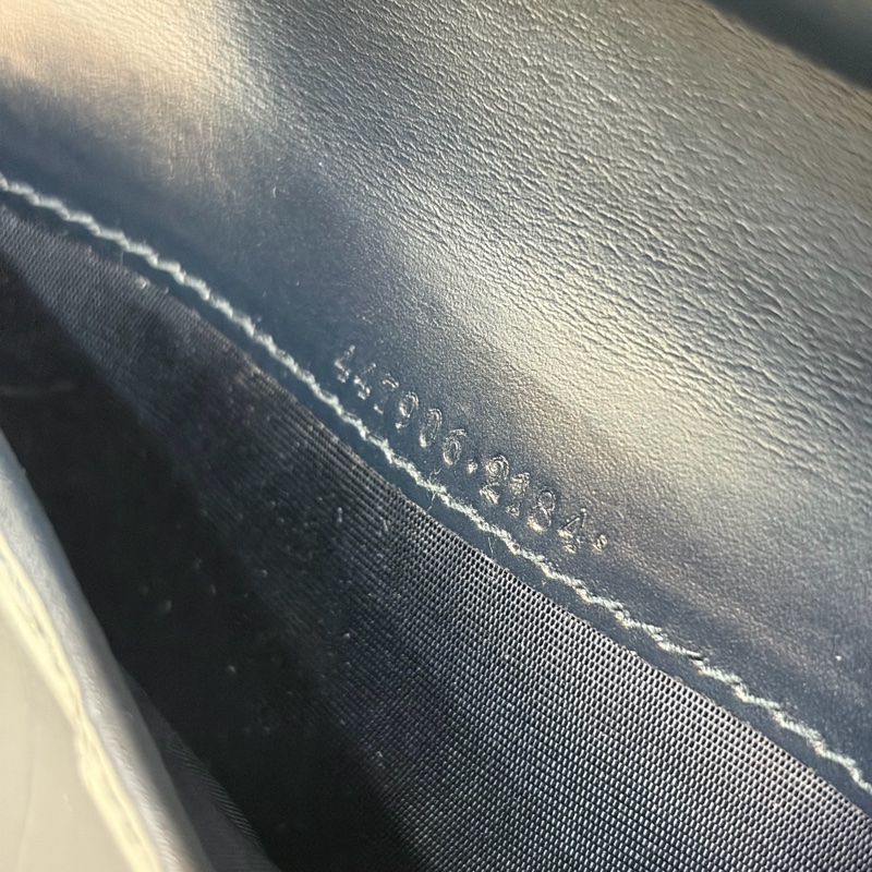 GUCCI 447906 深藍 全皮 拉鍊夾 零錢包 手機包 支票夾 護照夾 長夾-10