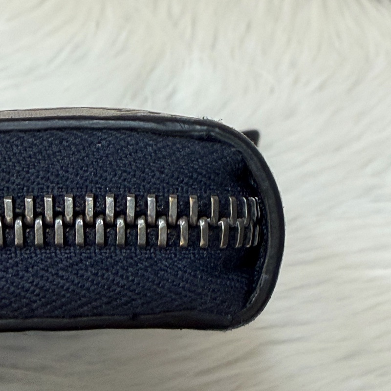 GUCCI 447906 深藍 全皮 拉鍊夾 零錢包 手機包 支票夾 護照夾 長夾-16