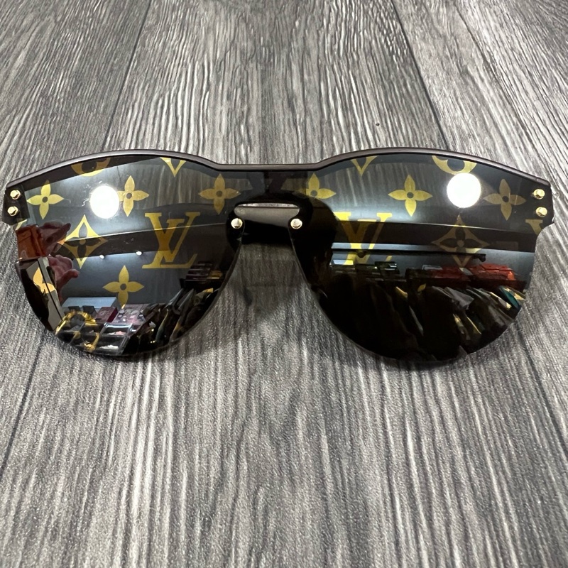 Lv 滿印logo 墨鏡-1