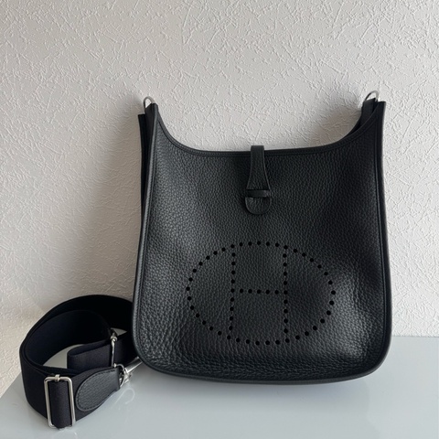 Hermes黑色銀釦eyelyne29 男女背都超好看