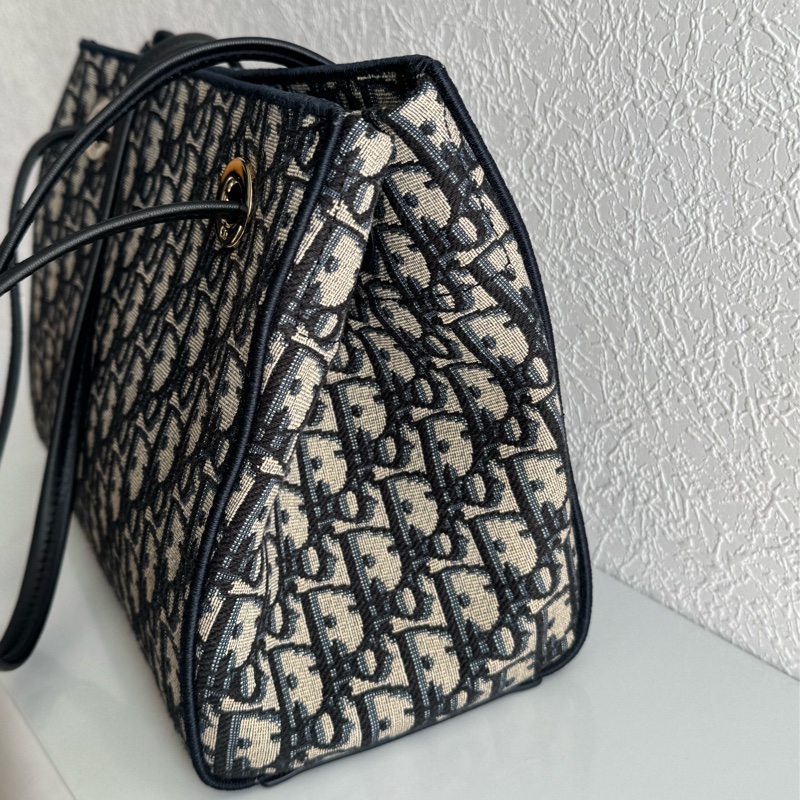 Dior藍緹花蝴蝶結雙肩包🎀 水水必買-3