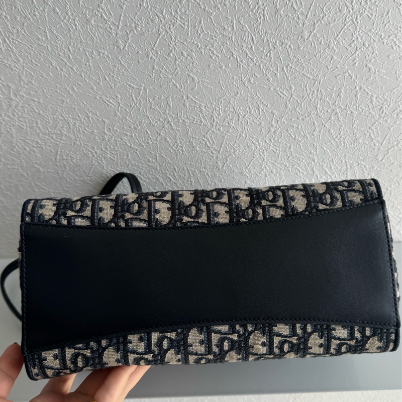 Dior藍緹花蝴蝶結雙肩包🎀 水水必買-6