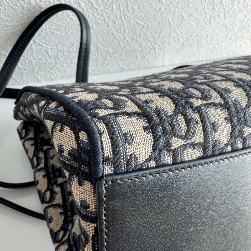 Dior藍緹花蝴蝶結雙肩包🎀 水水必買-7