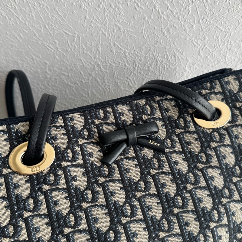 Dior藍緹花蝴蝶結雙肩包🎀 水水必買-12