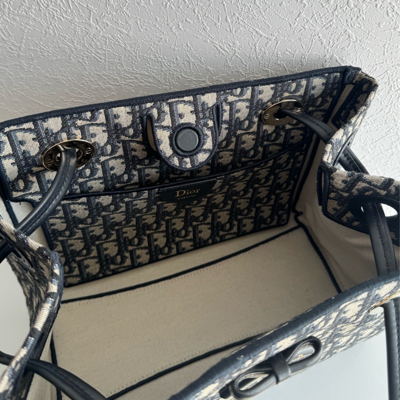 Dior藍緹花蝴蝶結雙肩包🎀 水水必買-13