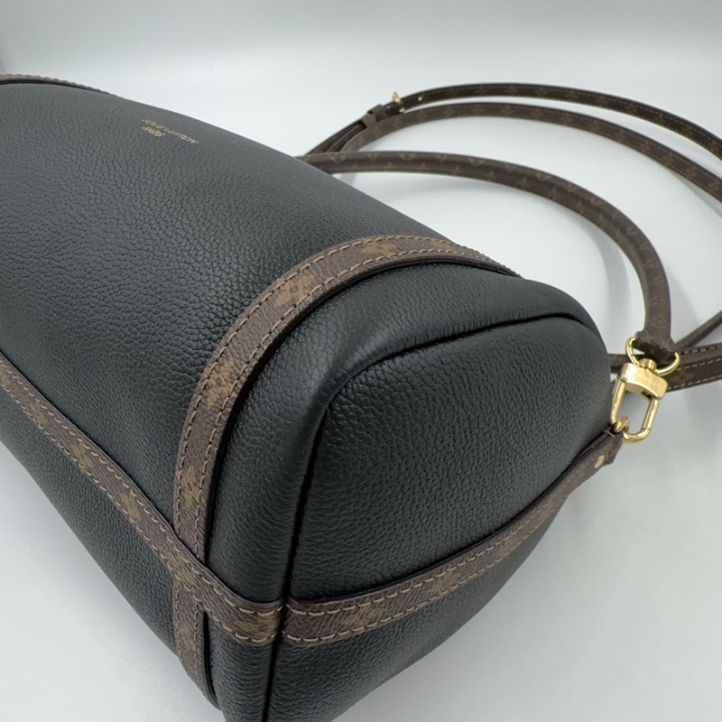 LV黑牛皮原花雙耳背帶波士頓肩側背包M26039-12
