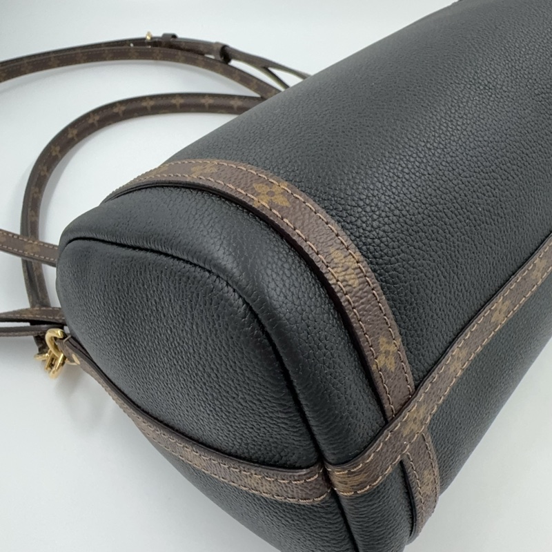 LV黑牛皮原花雙耳背帶波士頓肩側背包M26039-13