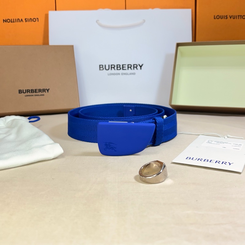 🎁全新盒裝 閒置未使用 2025新款 Burberry 巴寶莉 騎士藍戰馬皮帶/腰帶（原價14900）-0