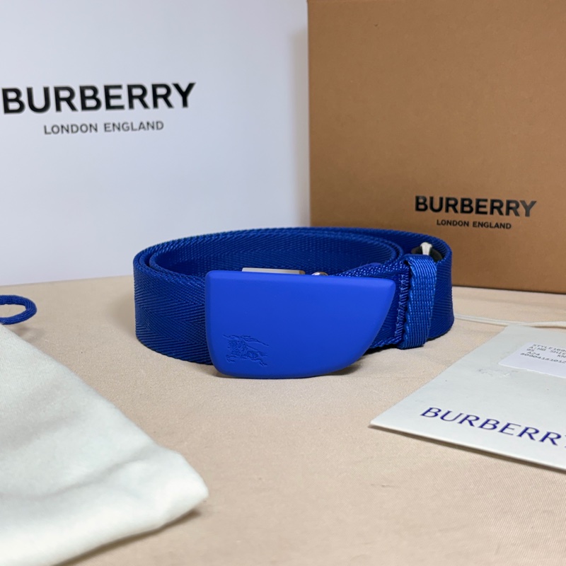 🎁全新盒裝 閒置未使用 2025新款 Burberry 巴寶莉 騎士藍戰馬皮帶/腰帶（原價14900）-1