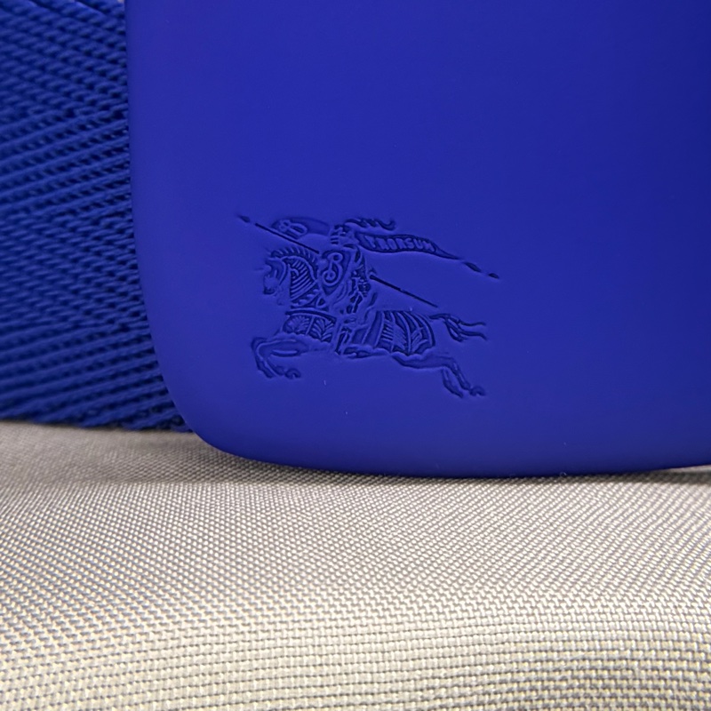 🎁全新盒裝 閒置未使用 2025新款 Burberry 巴寶莉 騎士藍戰馬皮帶/腰帶（原價14900）-2