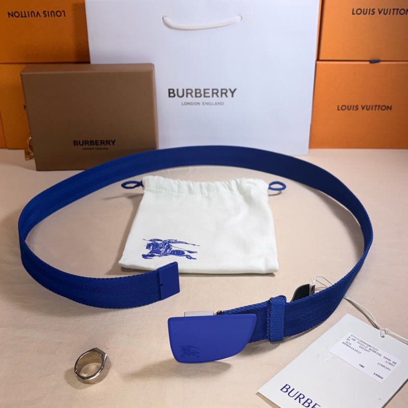 🎁全新盒裝 閒置未使用 2025新款 Burberry 巴寶莉 騎士藍戰馬皮帶/腰帶（原價14900）-3