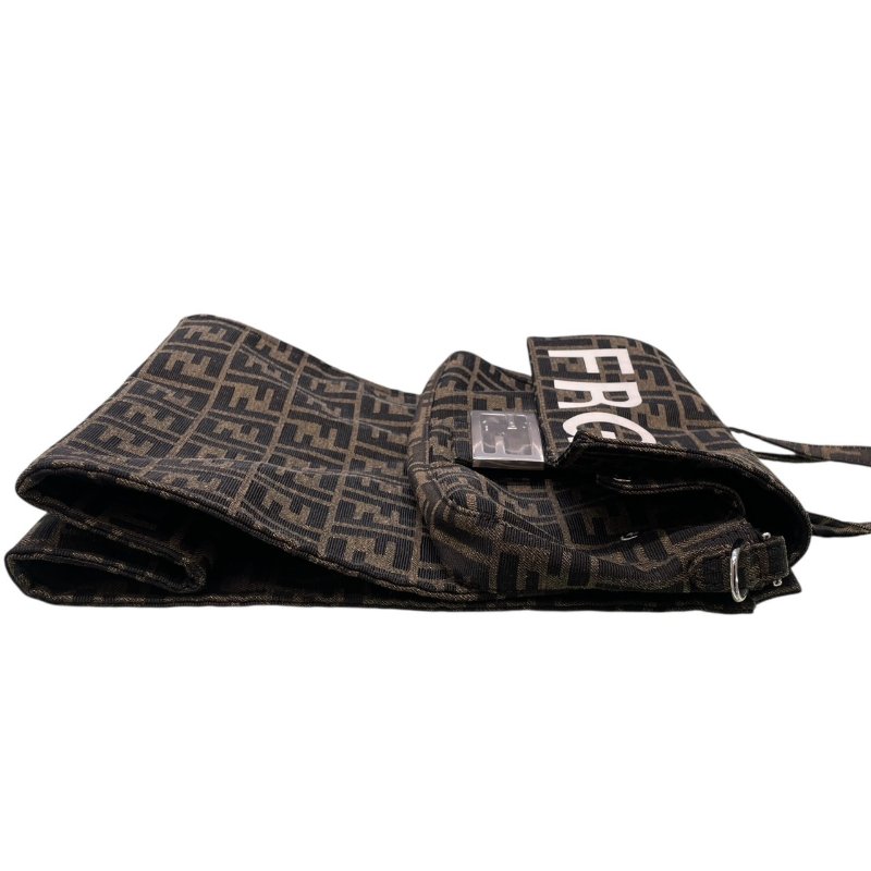 FENDI 芬迪 ×FRAGMENT 8BH418 ZUCCA BAGUETTE 多用肩背包 帆布 棕色 銀釦-2