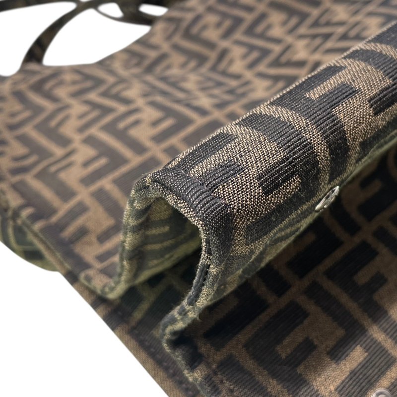 FENDI 芬迪 ×FRAGMENT 8BH418 ZUCCA BAGUETTE 多用肩背包 帆布 棕色 銀釦-6