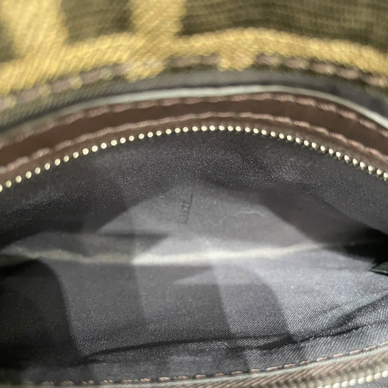 FENDI 芬迪 ×FRAGMENT 8BH418 ZUCCA BAGUETTE 多用肩背包 帆布 棕色 銀釦-13