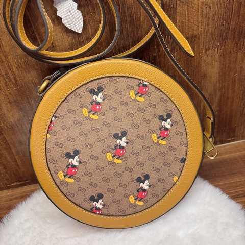 Gucci x Disney 米奇圓形斜挎包