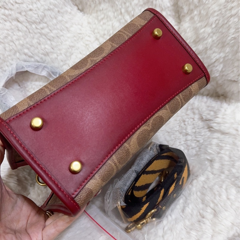 全新 Coach手提肩背包 Field tote22-26