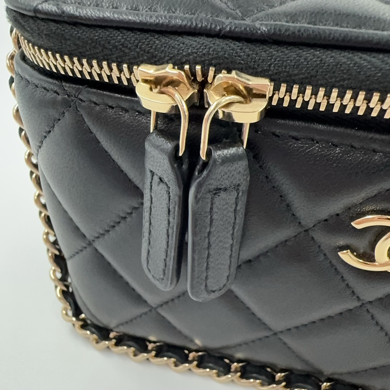 Chanel黑金羊皮菱格手提長盒子皮穿鍊斜背化妝箱AP2199-15