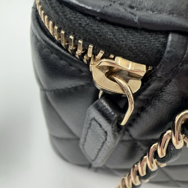 Chanel黑金羊皮菱格手提長盒子皮穿鍊斜背化妝箱AP2199-20