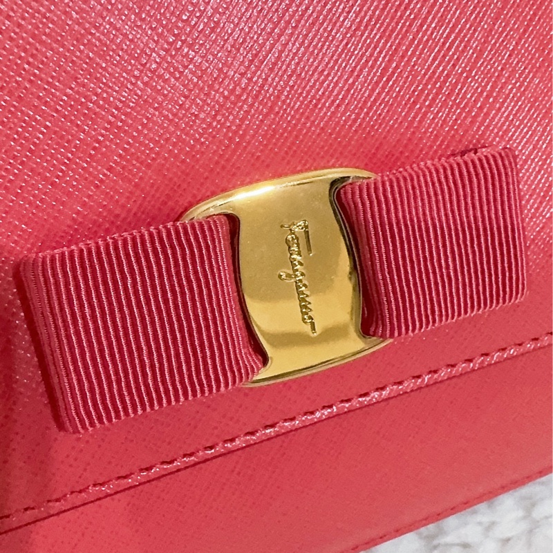 未使用經典Salvatore Ferragamo鏈條包-64