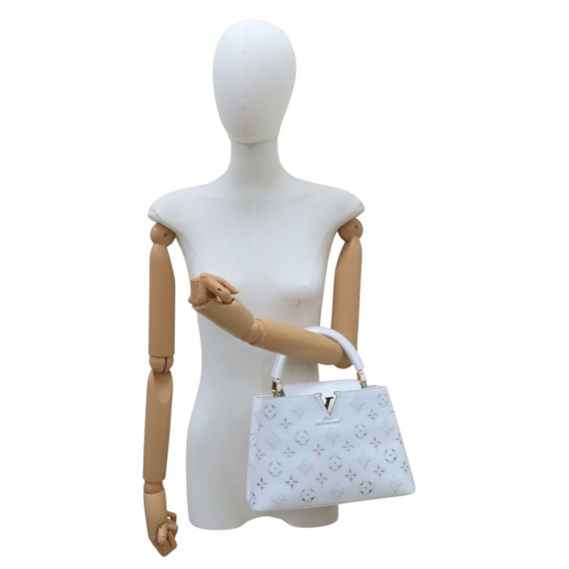 白色 原花縷空刺繡 牛皮 Capucines 兩用包【LOUIS VUITTON LV 路易威登】 M22863-8