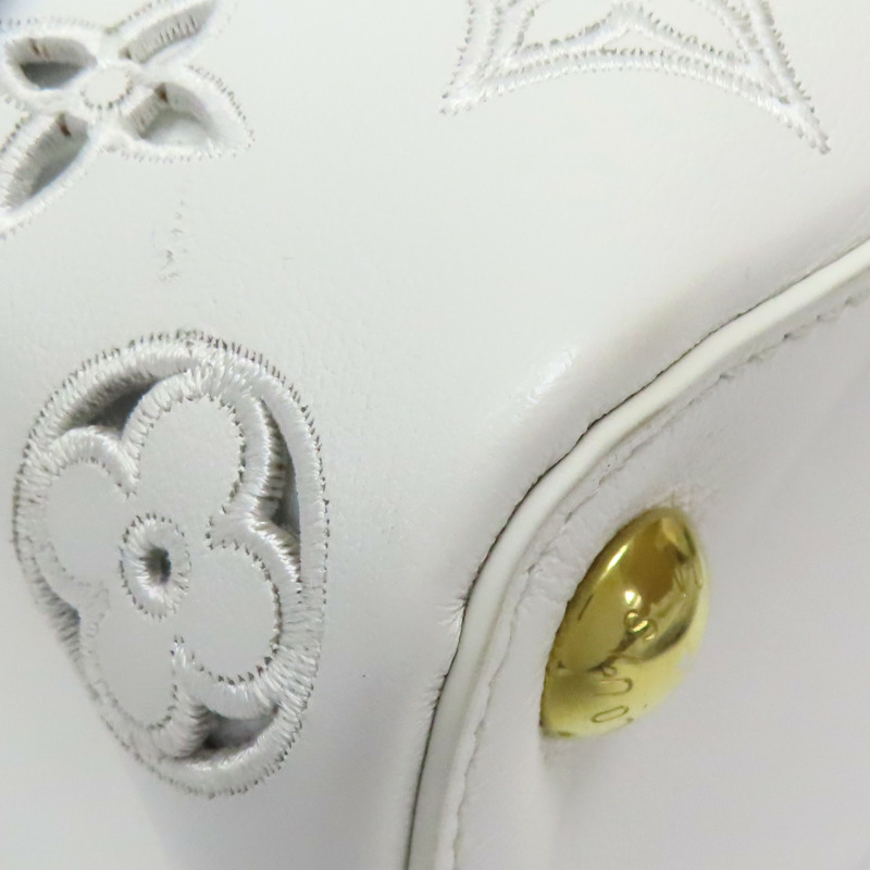白色 原花縷空刺繡 牛皮 Capucines 兩用包【LOUIS VUITTON LV 路易威登】 M22863-10