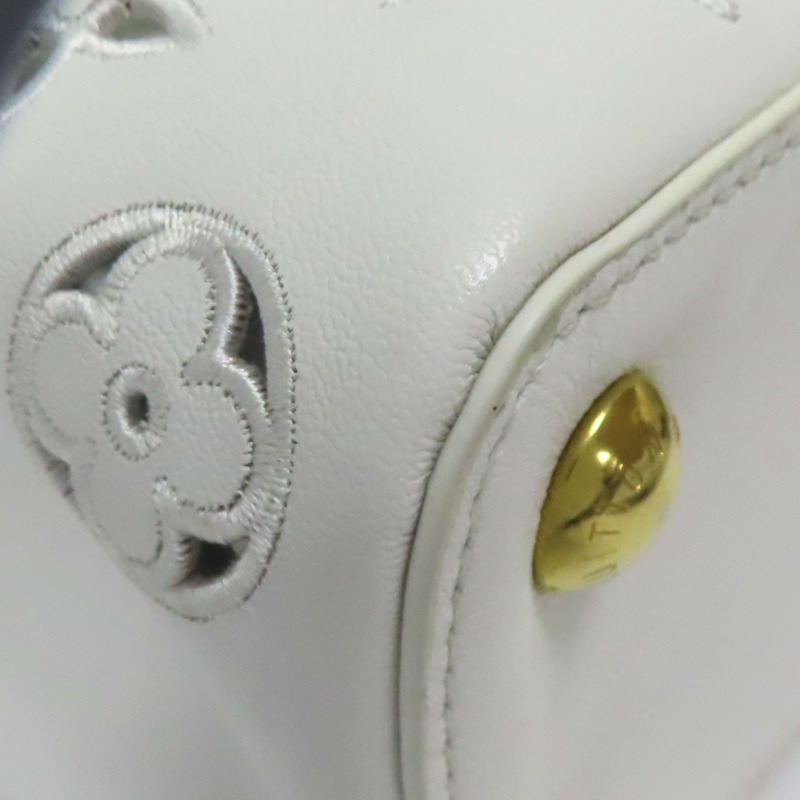 白色 原花縷空刺繡 牛皮 Capucines 兩用包【LOUIS VUITTON LV 路易威登】 M22863-12