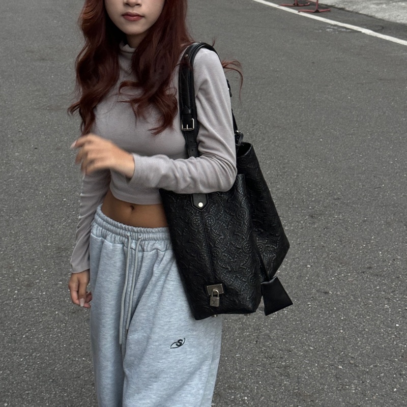 【超稀有限量款⏰】 LV Antheia Hobo 腋下肩背包（專櫃限量發售22.7萬）-23