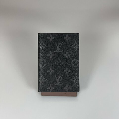 LV M64501/晶片款 黑老花護照封套