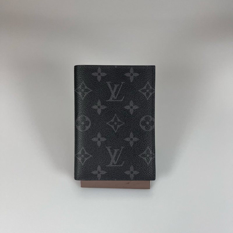 LV M64501/晶片款 黑老花護照封套-0
