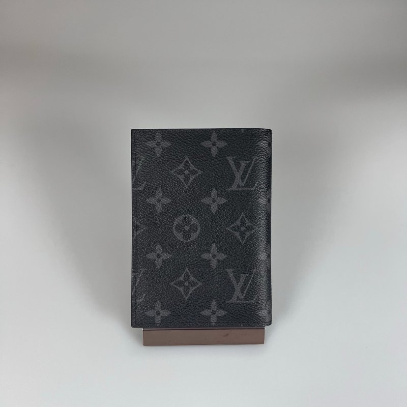 LV M64501/晶片款 黑老花護照封套-1