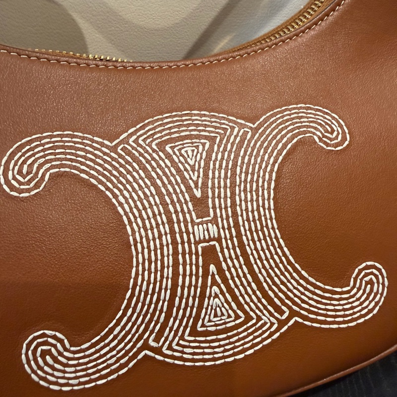 CELINE 棕色Logo手提包 🩷 刺繡凱旋門-13