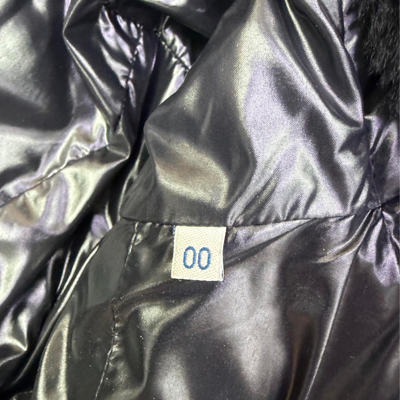 This is Moncler 女裝外套-1